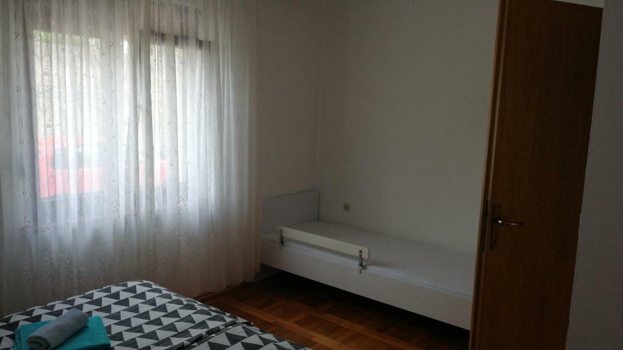 Ferienwohnung Apartman Valentic Jadranovo Exterior foto